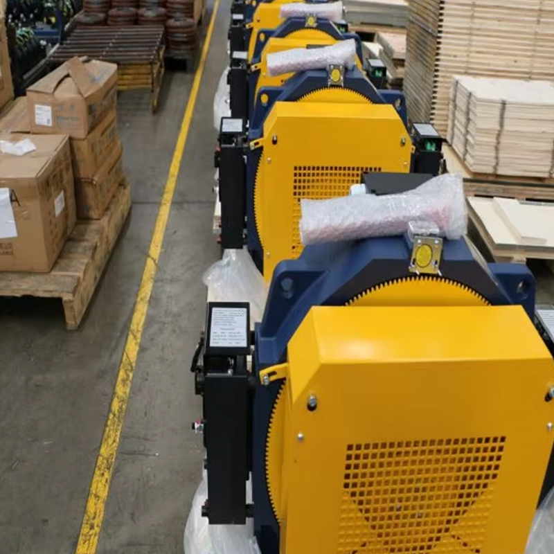 VTSP239 Küçük Asansör Asansör Parçaları Odasız Dişlisiz Çekiş Makinesi Motoru