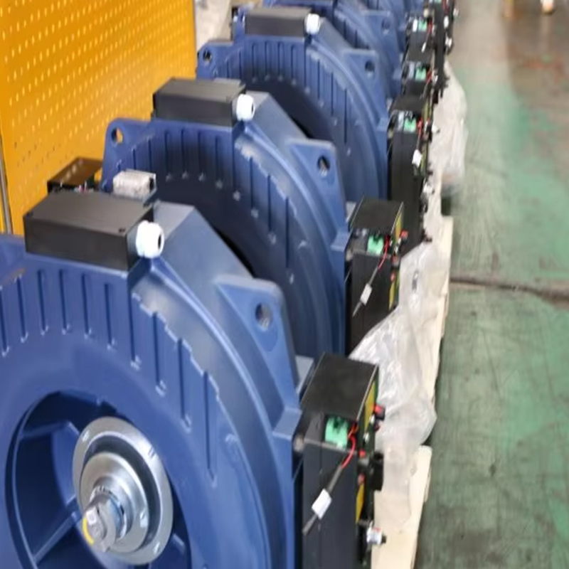 VTSP239 Küçük Asansör Asansör Parçaları Odasız Dişlisiz Çekiş Makinesi Motoru